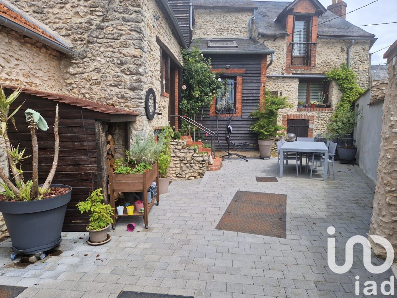 4 bedrooms House in Saint-Leger-des-Aubees, France No. 63741