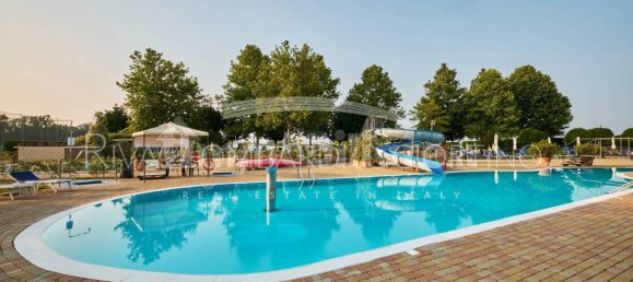 Коммерческая недвижимость с 5 комнатами в Аллувьони Пьовера, Италия № 302767 4