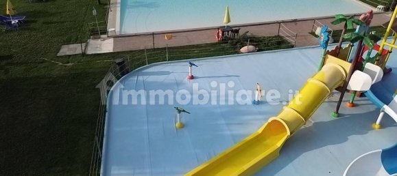 Коммерческая недвижимость с 5 комнатами в Аллувьони Пьовера, Италия № 302767 17