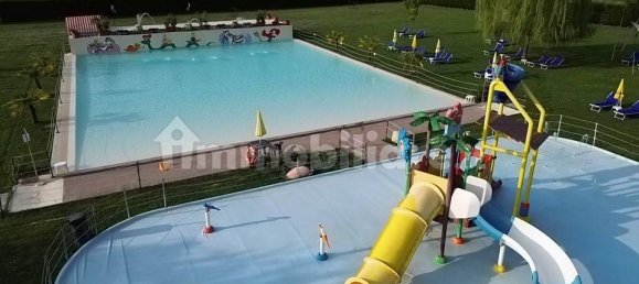 Коммерческая недвижимость с 5 комнатами в Аллувьони Пьовера, Италия № 302767 18