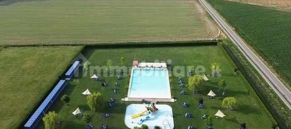 Коммерческая недвижимость с 5 комнатами в Аллувьони Пьовера, Италия № 302767 16