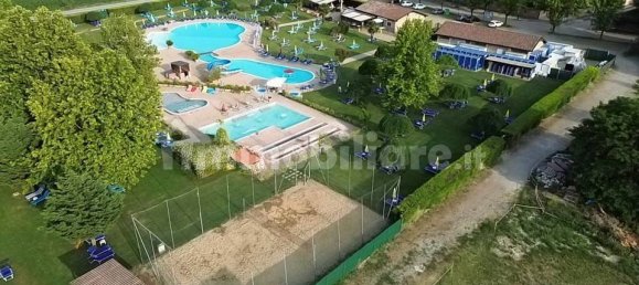 Коммерческая недвижимость с 5 комнатами в Аллувьони Пьовера, Италия № 302767 22