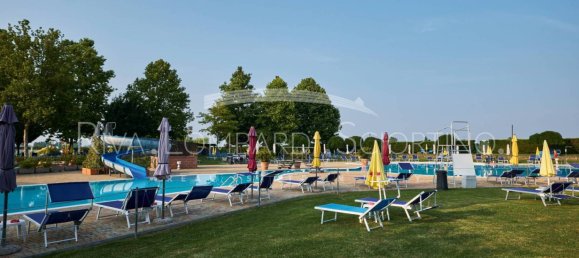 Коммерческая недвижимость с 5 комнатами в Аллувьони Пьовера, Италия № 302767 3