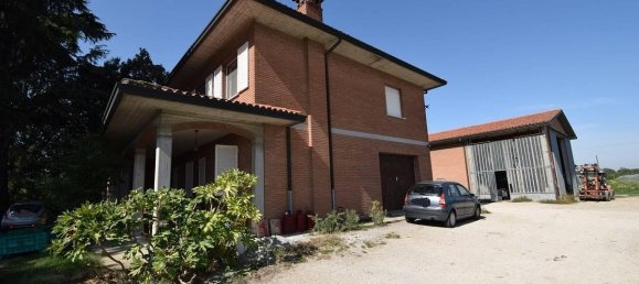 Casa de 11 habitaciónes en Russi, Italy No. 30330 24