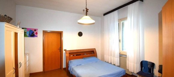 Casa de 11 habitaciónes en Russi, Italy No. 30330 2