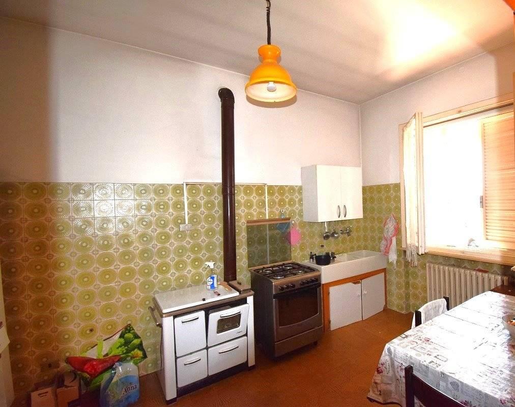 Casa de 11 habitaciónes en Russi, Italy No. 30330