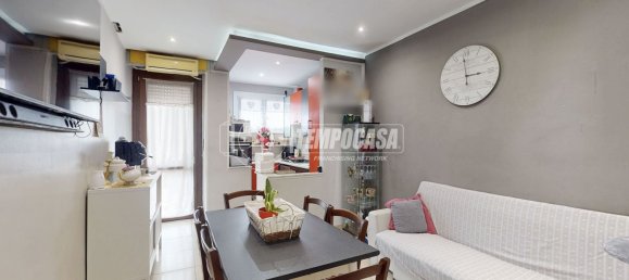 3 rooms Apartment in Turin, Italy No. 266249 2