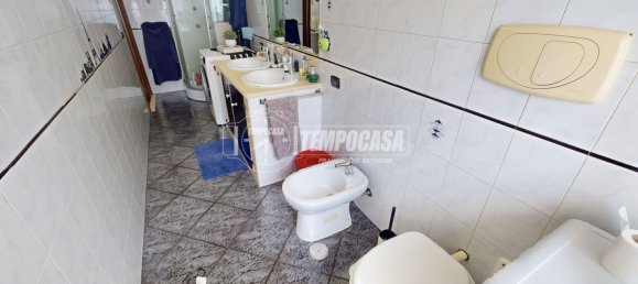 3 rooms Apartment in Turin, Italy No. 266249 3