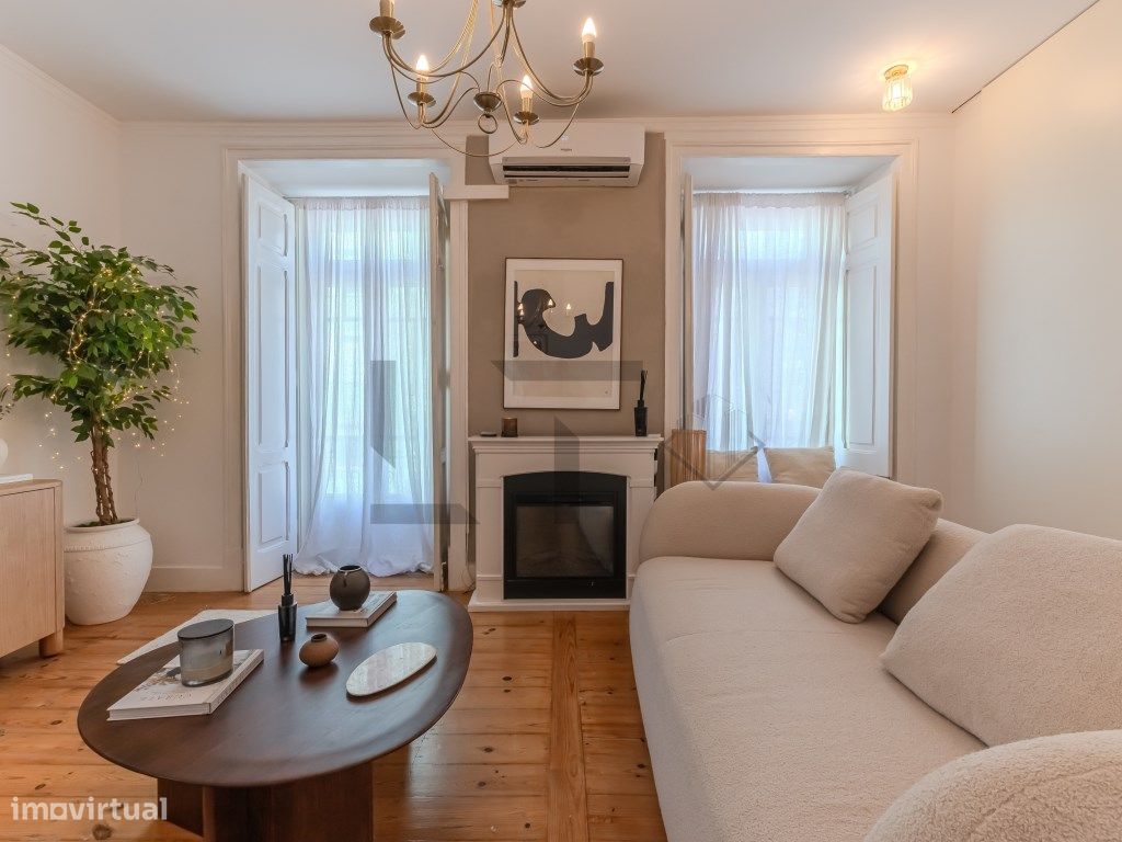 4 bedrooms Apartment in Lisbon, Portugal No. 293436