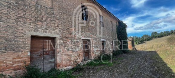 Дом с 20 комнатами в Буонконвенто, Италия № 219903 21