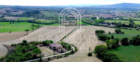 Дом с 20 комнатами в Буонконвенто, Италия № 219903 11