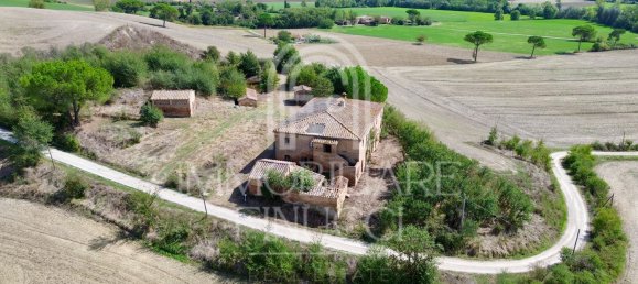 Дом с 20 комнатами в Буонконвенто, Италия № 219903 3