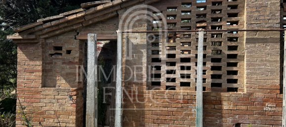 Дом с 20 комнатами в Буонконвенто, Италия № 219903 18