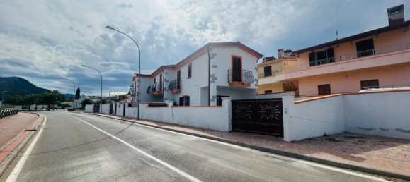 Casa de 4 habitaciónes en Posada, Italy No. 123888 2