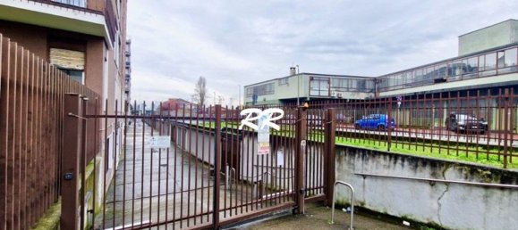 Гараж в Баранцате, Италия № 333290 7