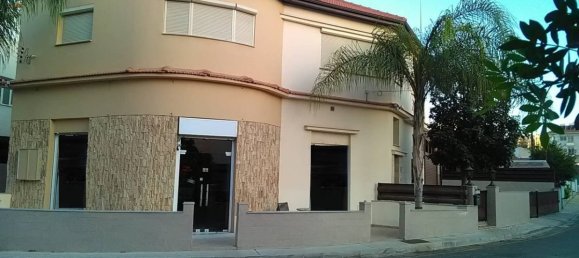 3 bedrooms Villa for sale in Nicosia, Cyprus № 24881 2