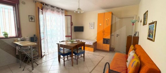 3 rooms Apartment in Campomarino, Italy No. 22697 3