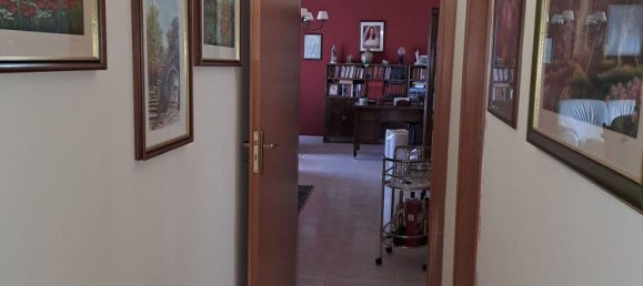6-Zimmer Wohnung in Caltanissetta, Italy, Nr. 256001 2