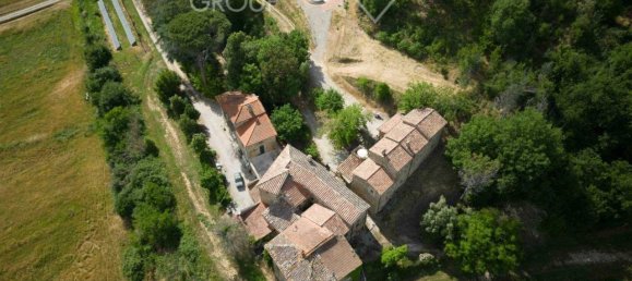 36 rooms Villa in Cortona, Italy No. 142050 17
