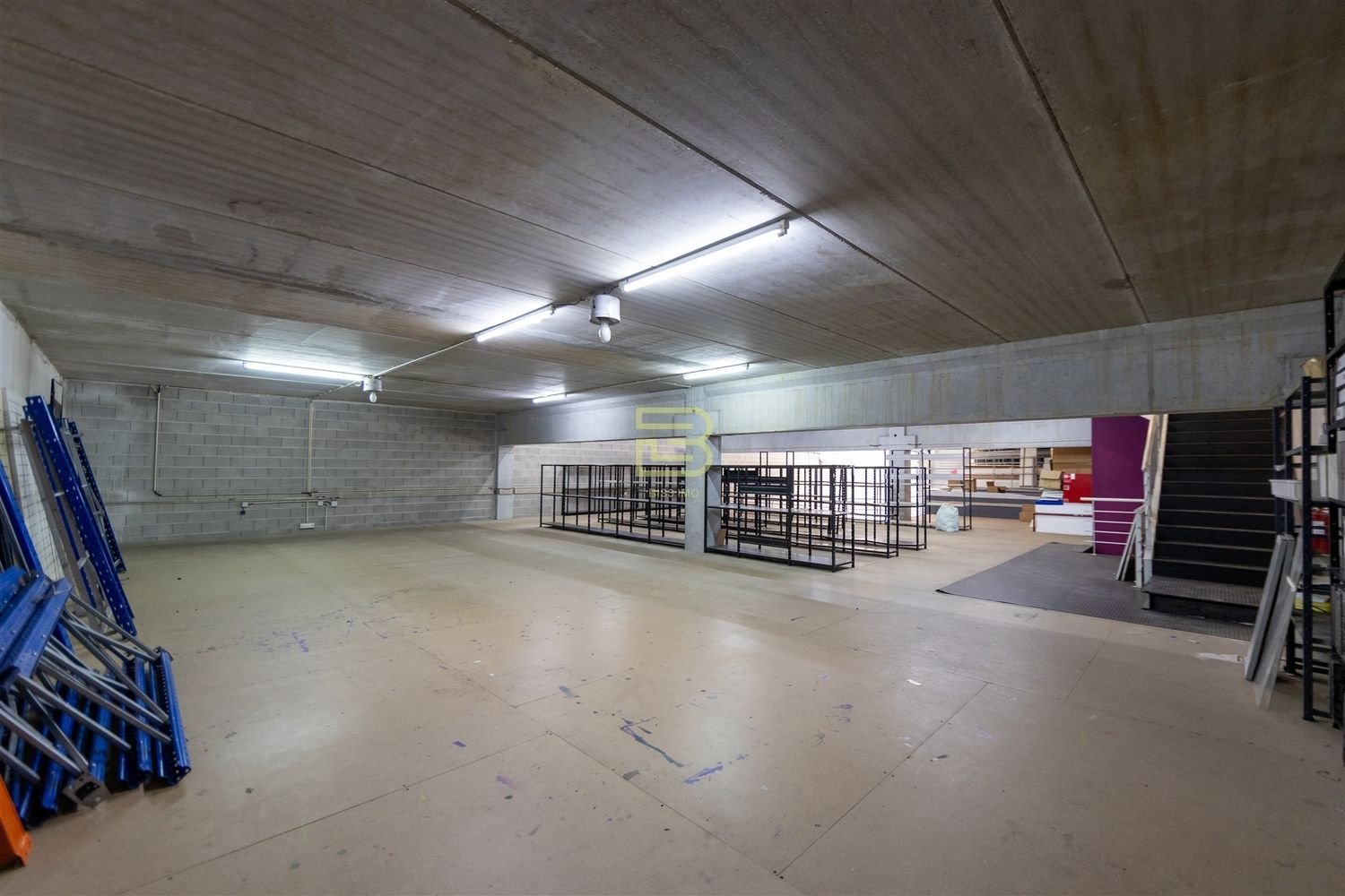 Lagerhaus in Ermesinde, Portugal 374m², Nr. 244111