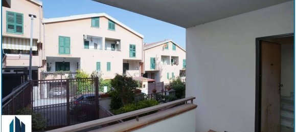 5 rooms Apartment in Messina, Italy No. 310725 11
