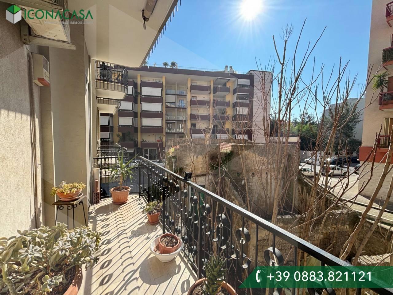 Квартира с 3 комнатами в Андрия, Италия № 13165