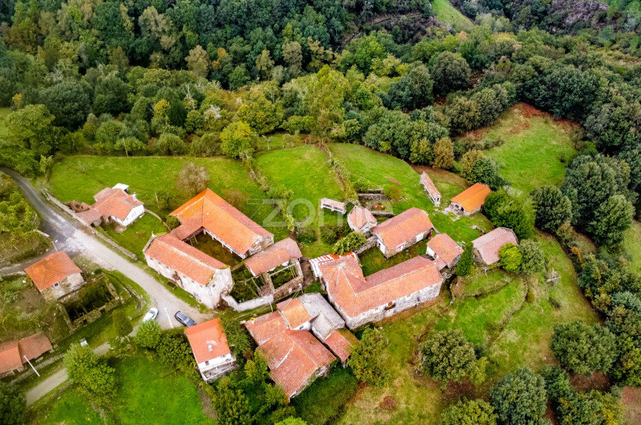 Дом с 4 спальнями в Салту, Португалия № 124503