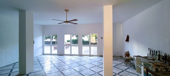 236m² Commercial property in Estepona, Spain No. 148962 11