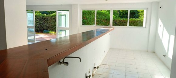 236m² Commercial property in Estepona, Spain No. 148962 7