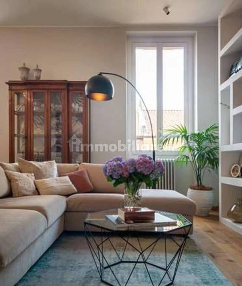 5 bedrooms Apartment in Reggio Emilia, Italy No. 104456