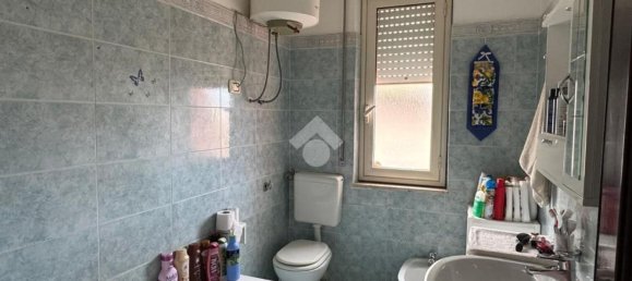 4-salle Appartement à Palermo, Italy No. 275589 9