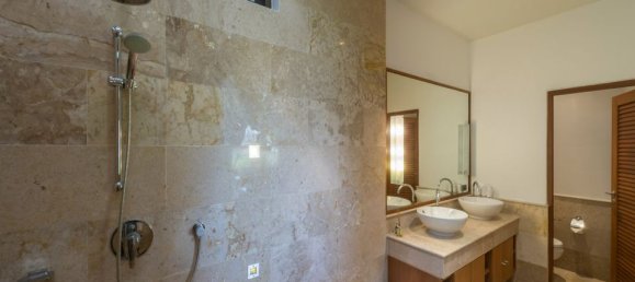 5 bedrooms Villa in Patong, Thailand No. 6048 7