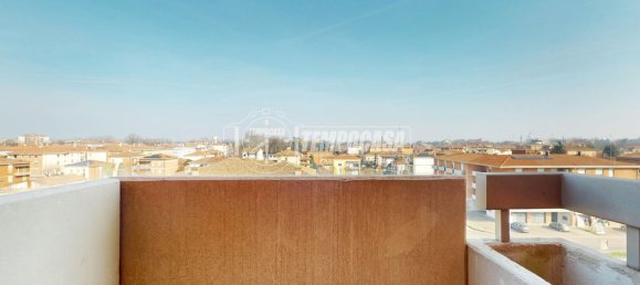 2 bedrooms Apartment in Carpi, Italy No. 171348 2