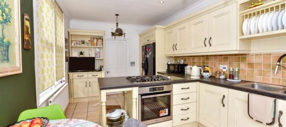 4 bedrooms House in Essex, United Kingdom No. 4097 9