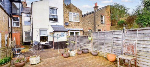 4 bedrooms House in Essex, United Kingdom No. 4097 3