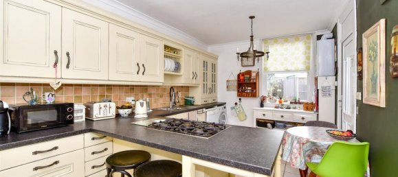 4 bedrooms House in Essex, United Kingdom No. 4097 4