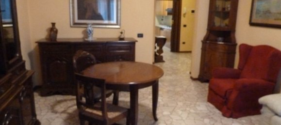 3 rooms Apartment in Piacenza, Italy No. 189064 6