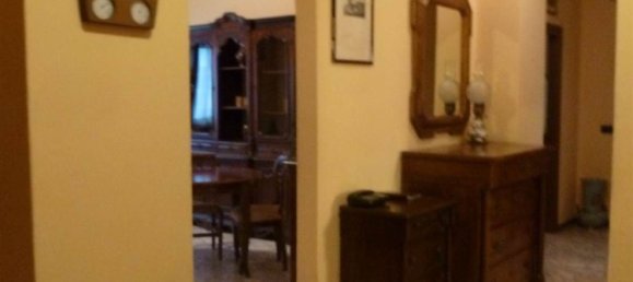 3 rooms Apartment in Piacenza, Italy No. 189064 2