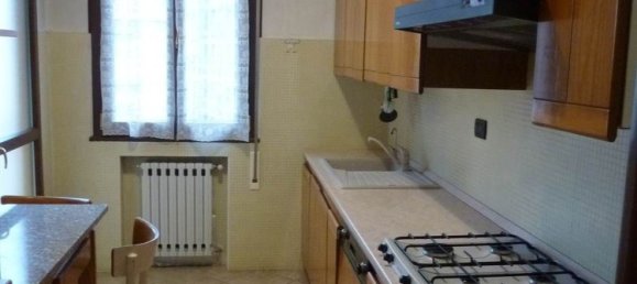 3 rooms Apartment in Piacenza, Italy No. 189064 4