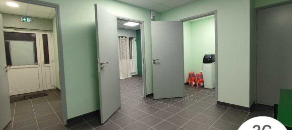 Propiedad comercial de 3 habitaciónes en Saint-Remy-du-Nord, France No. 194975 2