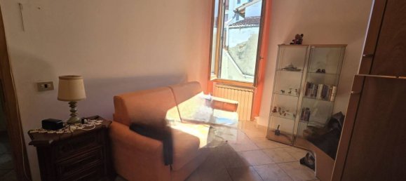 4 bedrooms Apartment in San Giovanni Valdarno, Italy No. 371975 9