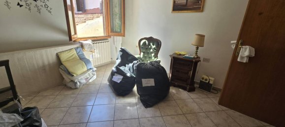 4 bedrooms Apartment in San Giovanni Valdarno, Italy No. 371975 7