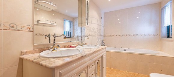 4 bedrooms House in Seixal, Portugal No. 22534 31