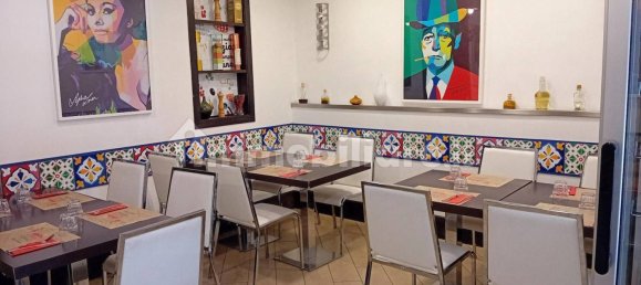 1 room Commercial property in Naples, Italy No. 259149 5