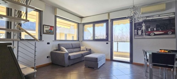 4 rooms Apartment in Vanzago, Italy No. 34900 6