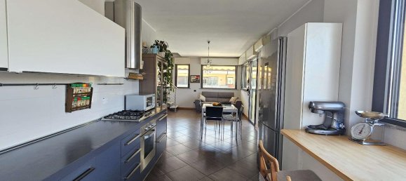 4 rooms Apartment in Vanzago, Italy No. 34900 3