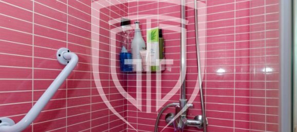 Apartamento de 4 dormitorios en Valencia, Spain No. 160056 8