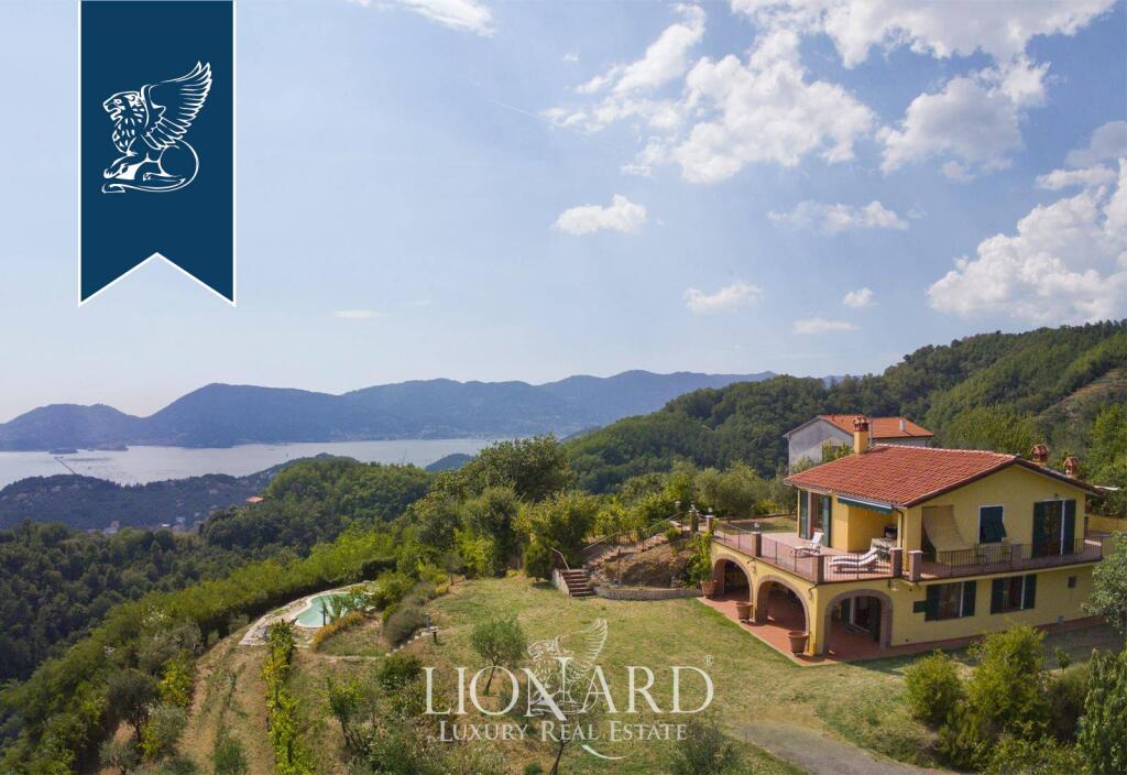3 bedrooms Villa in Lerici, Italy No. 362922