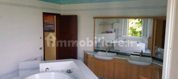 3 bedrooms House in Carpi, Italy No. 221065 2