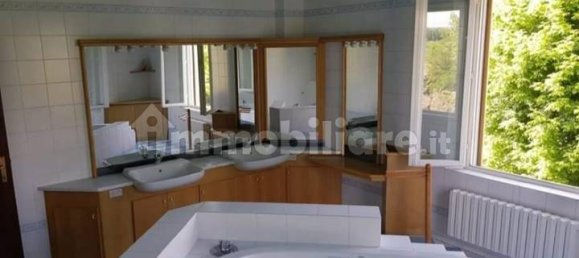 3 bedrooms House in Carpi, Italy No. 221065 9